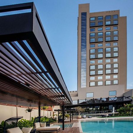 Novotel サンタ・クルス・デ・ラ・シエラ エクステリア 写真