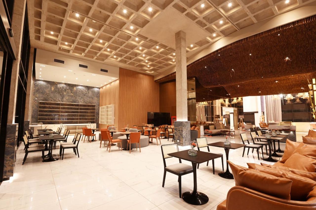 Novotel サンタ・クルス・デ・ラ・シエラ エクステリア 写真