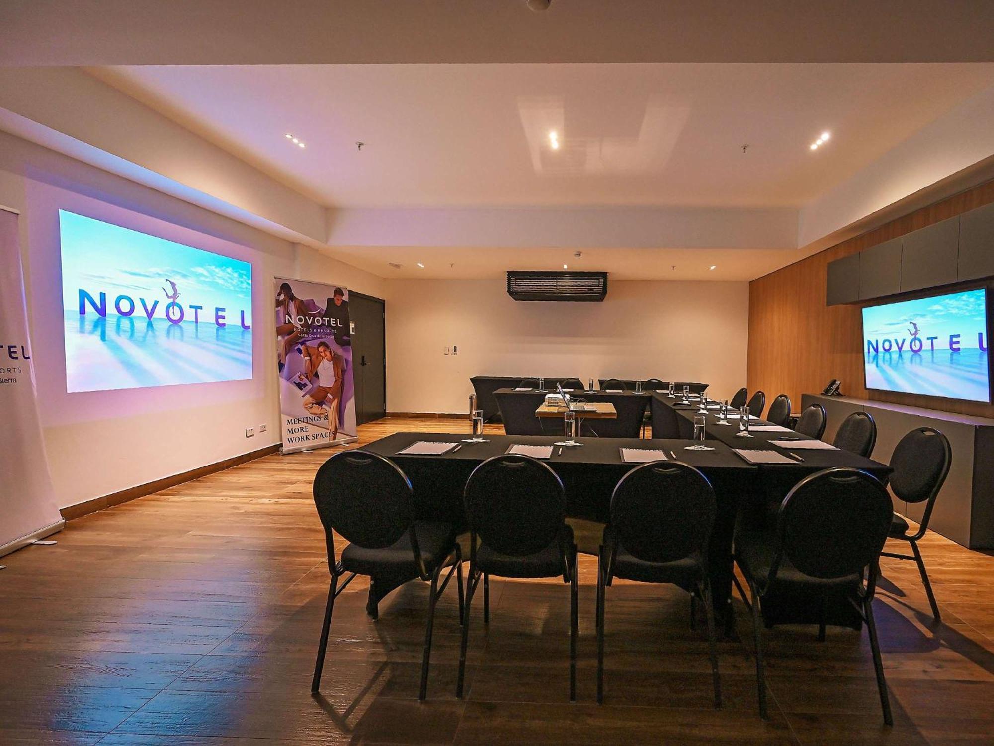 Novotel サンタ・クルス・デ・ラ・シエラ エクステリア 写真