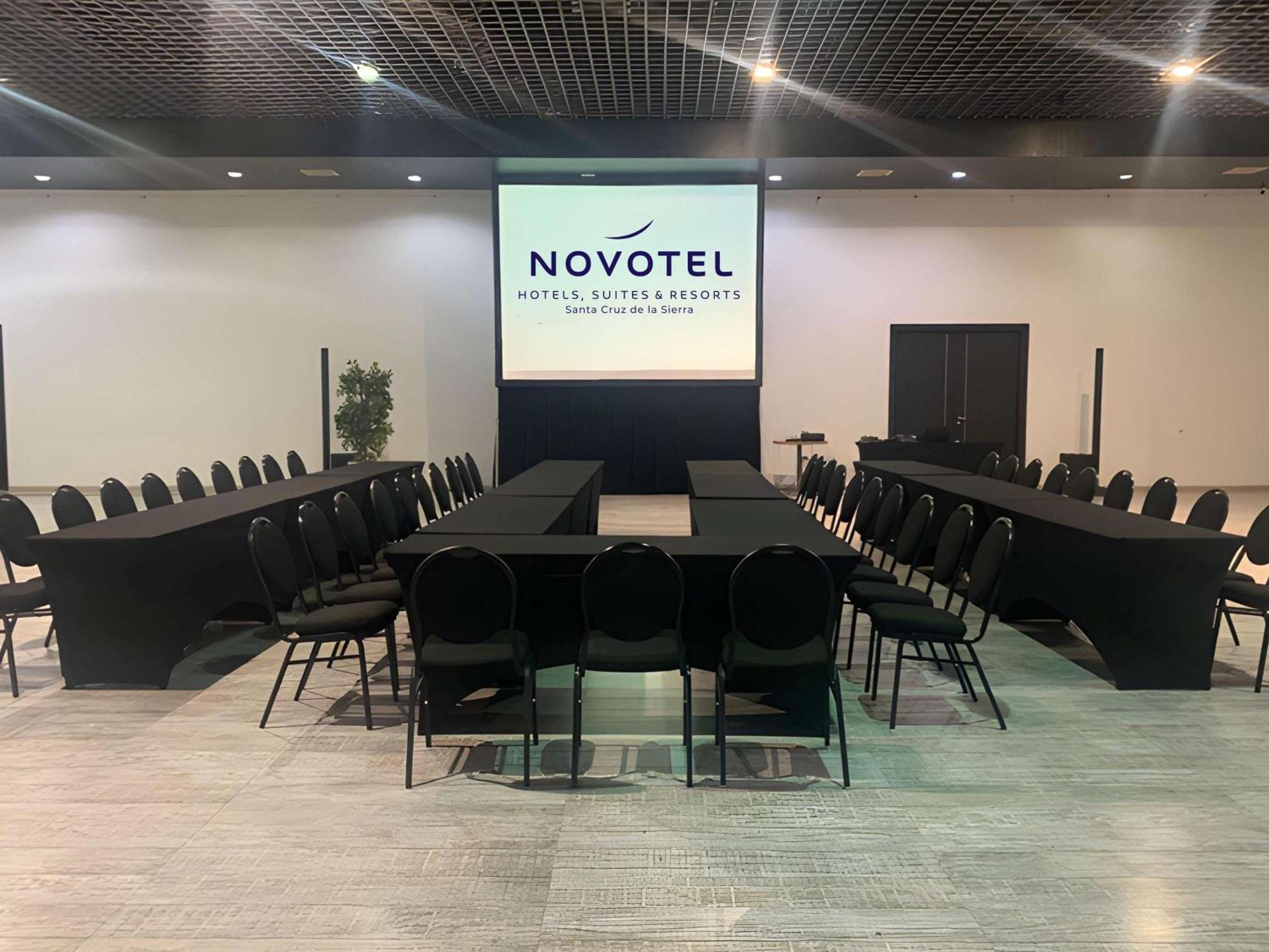 Novotel サンタ・クルス・デ・ラ・シエラ エクステリア 写真