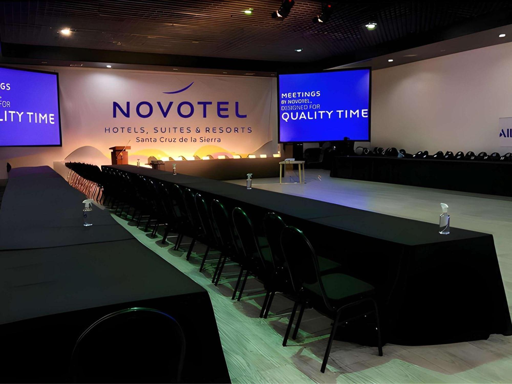 Novotel サンタ・クルス・デ・ラ・シエラ エクステリア 写真