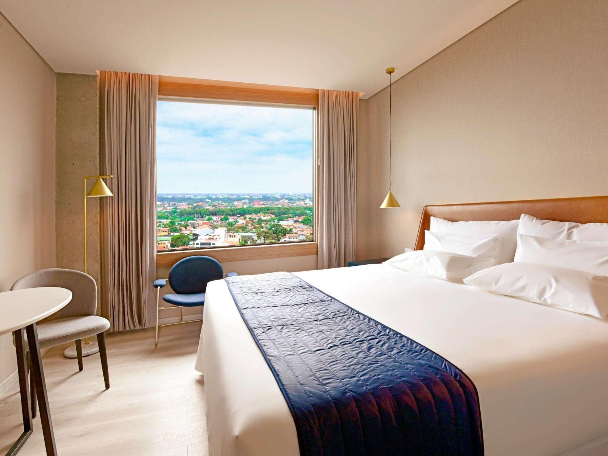 Novotel サンタ・クルス・デ・ラ・シエラ エクステリア 写真